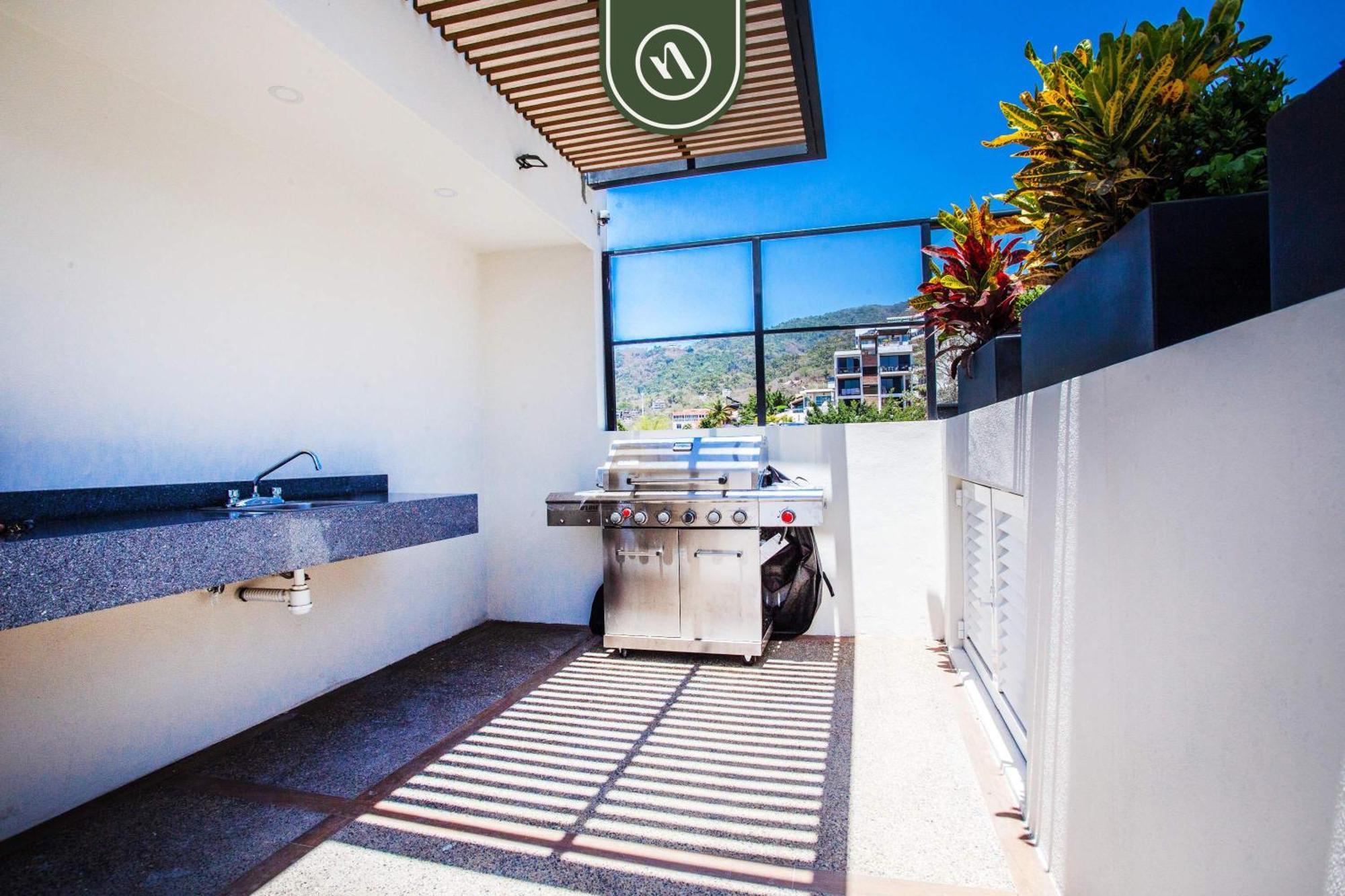 Apartment Centric 2br In Romantic Zone - Rooftop Pool *