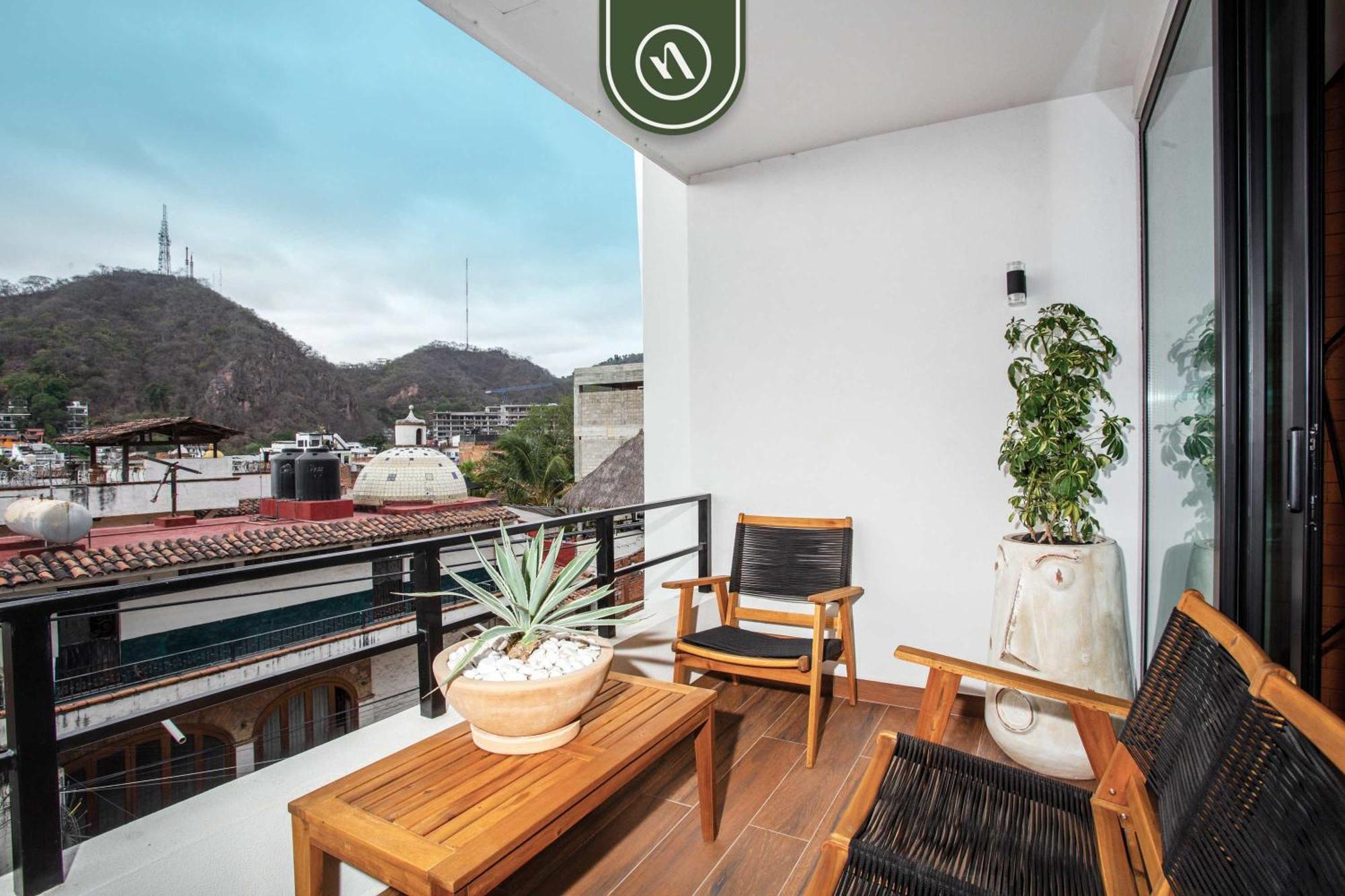Centric 2br In Romantic Zone - Rooftop Pool