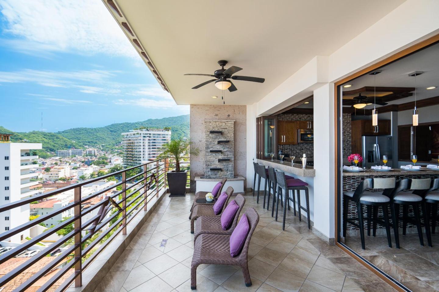 Hotel Pinnacle 220