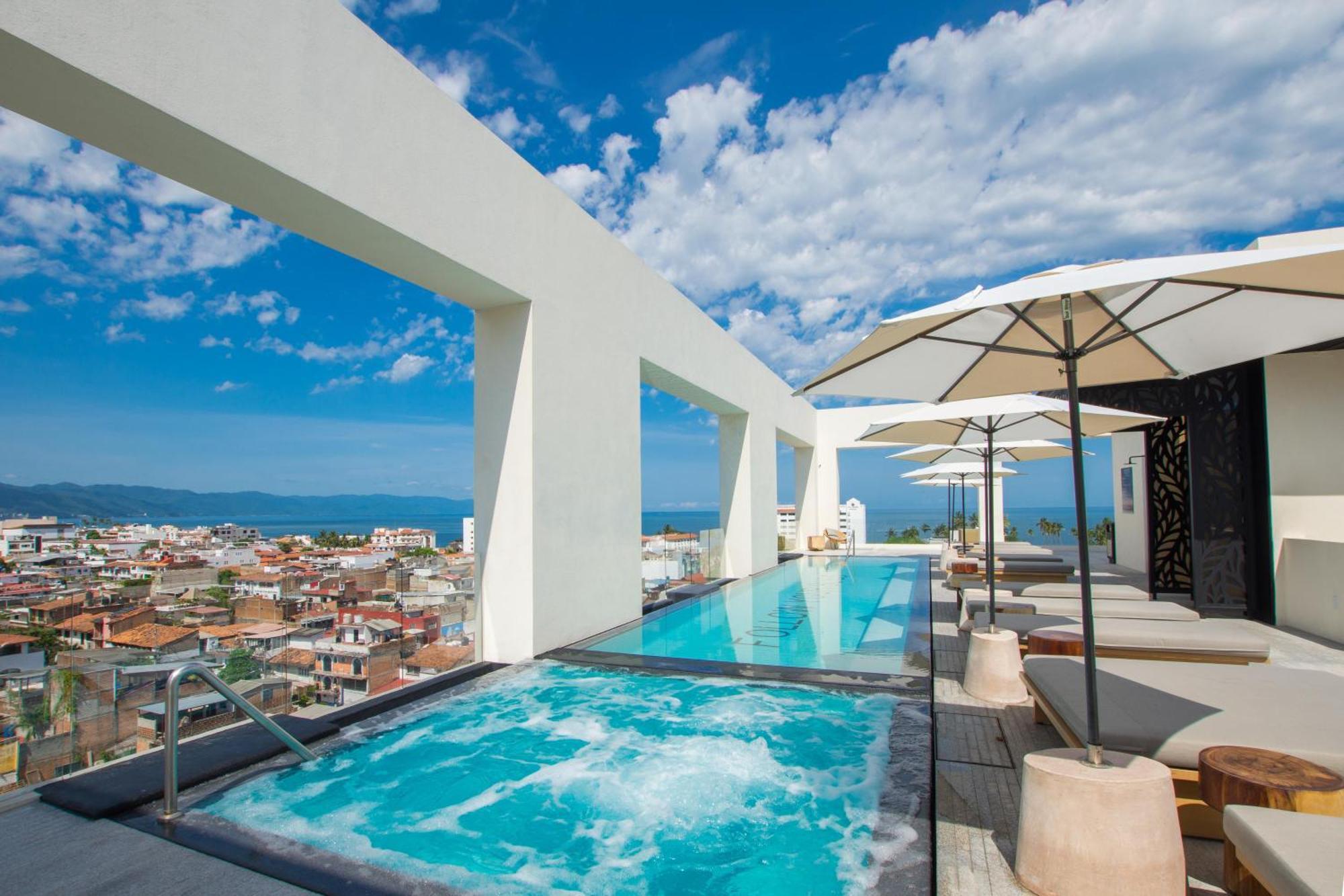 Blissful Escape With Stunning Views, Rooftop Pool