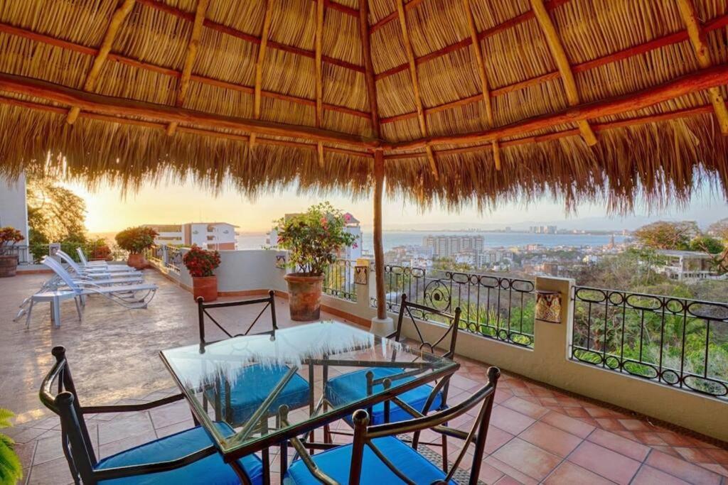 Amapas Oasis With Panoramic Views, Walk To Apartamento Puerto Vallarta