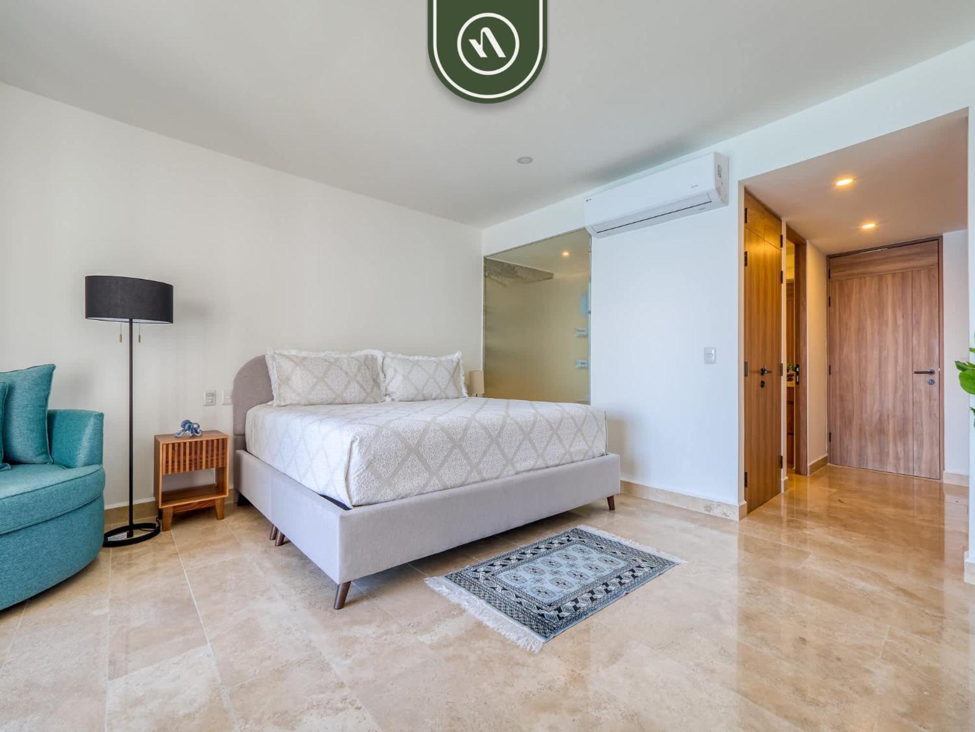 Oceanview - King Bed - Pools - Beachclub