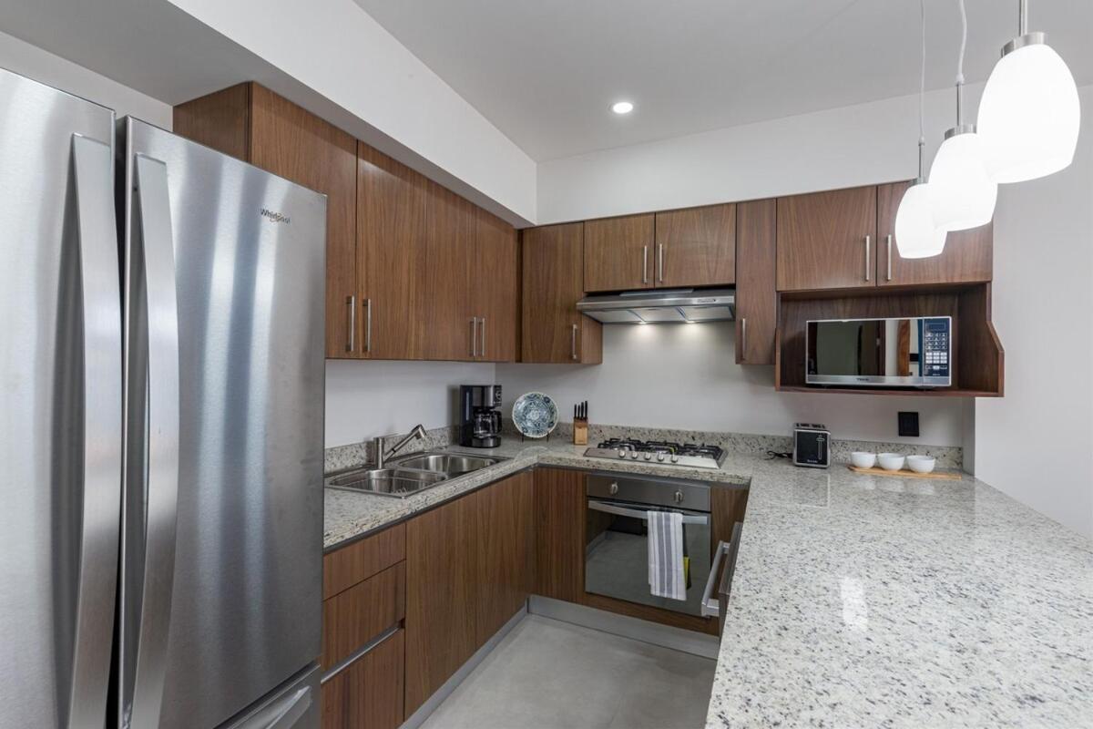 Serenity 602 Apartment