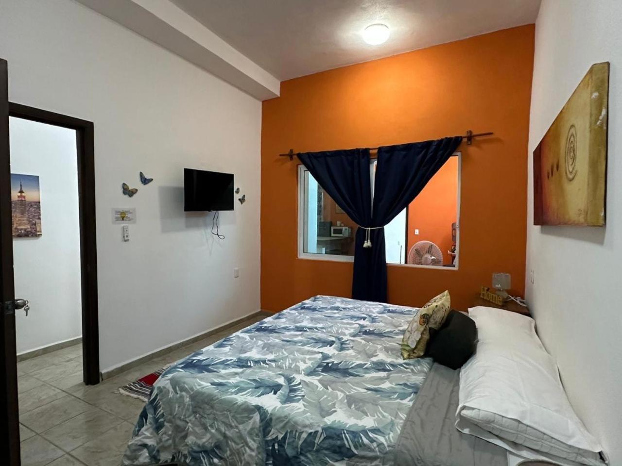 Orange Butterfly Apartment *