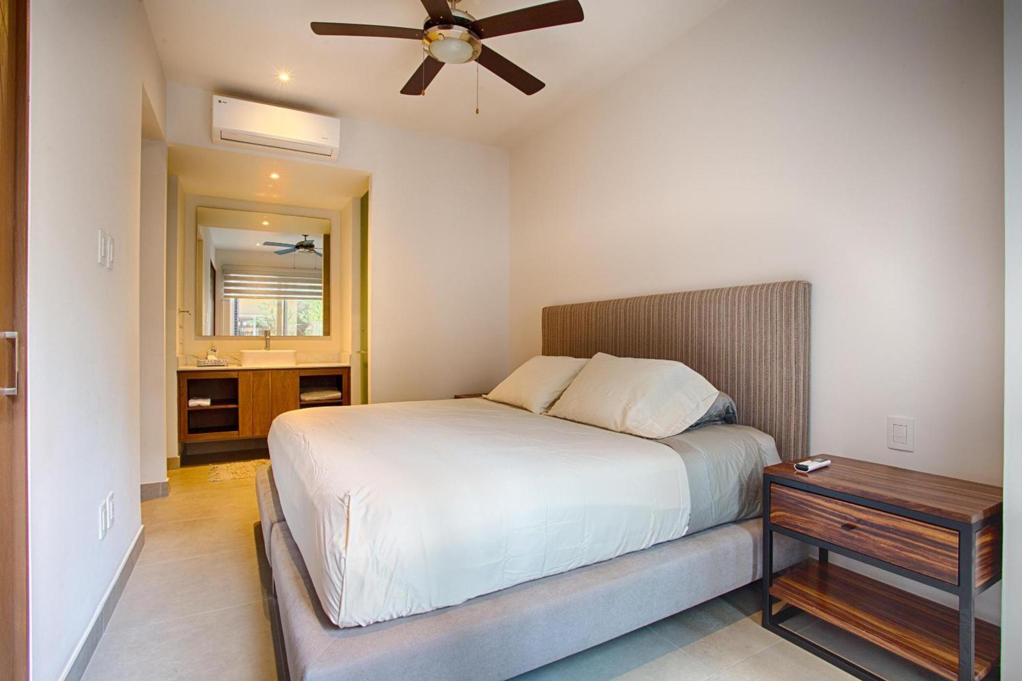 Сasa de vacaciones Modern 1bd 2ba, 2 Balconies, Pools And Gym