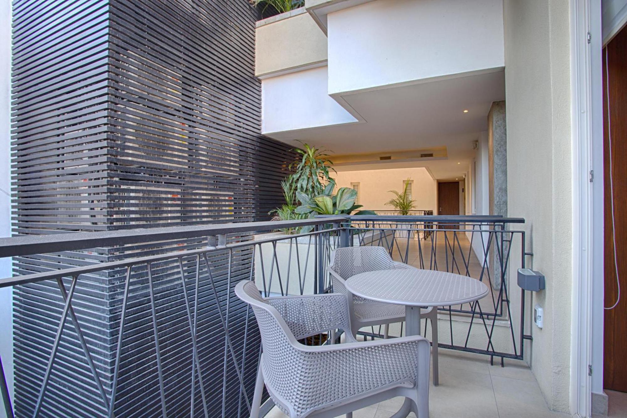 Modern 1bd 2ba, 2 Balconies, Pools And Gym Puerto Vallarta