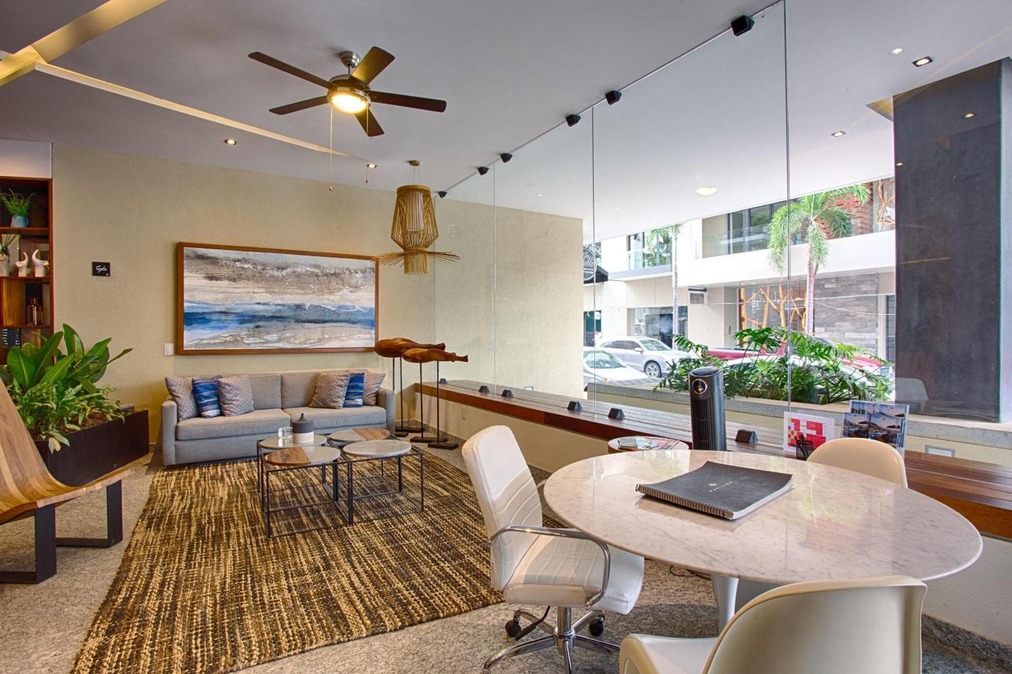 Modern 1bd 2ba, 2 Balconies, Pools And Gym Сasa de vacaciones Puerto Vallarta