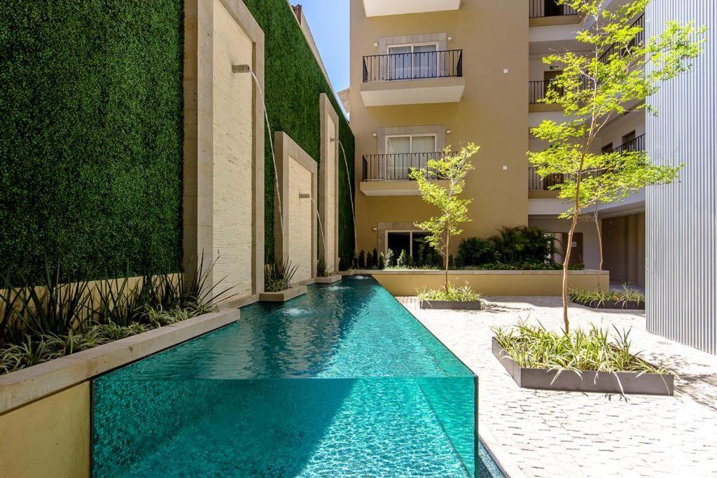 Classic With Mtn View, Location, Pool, Gym