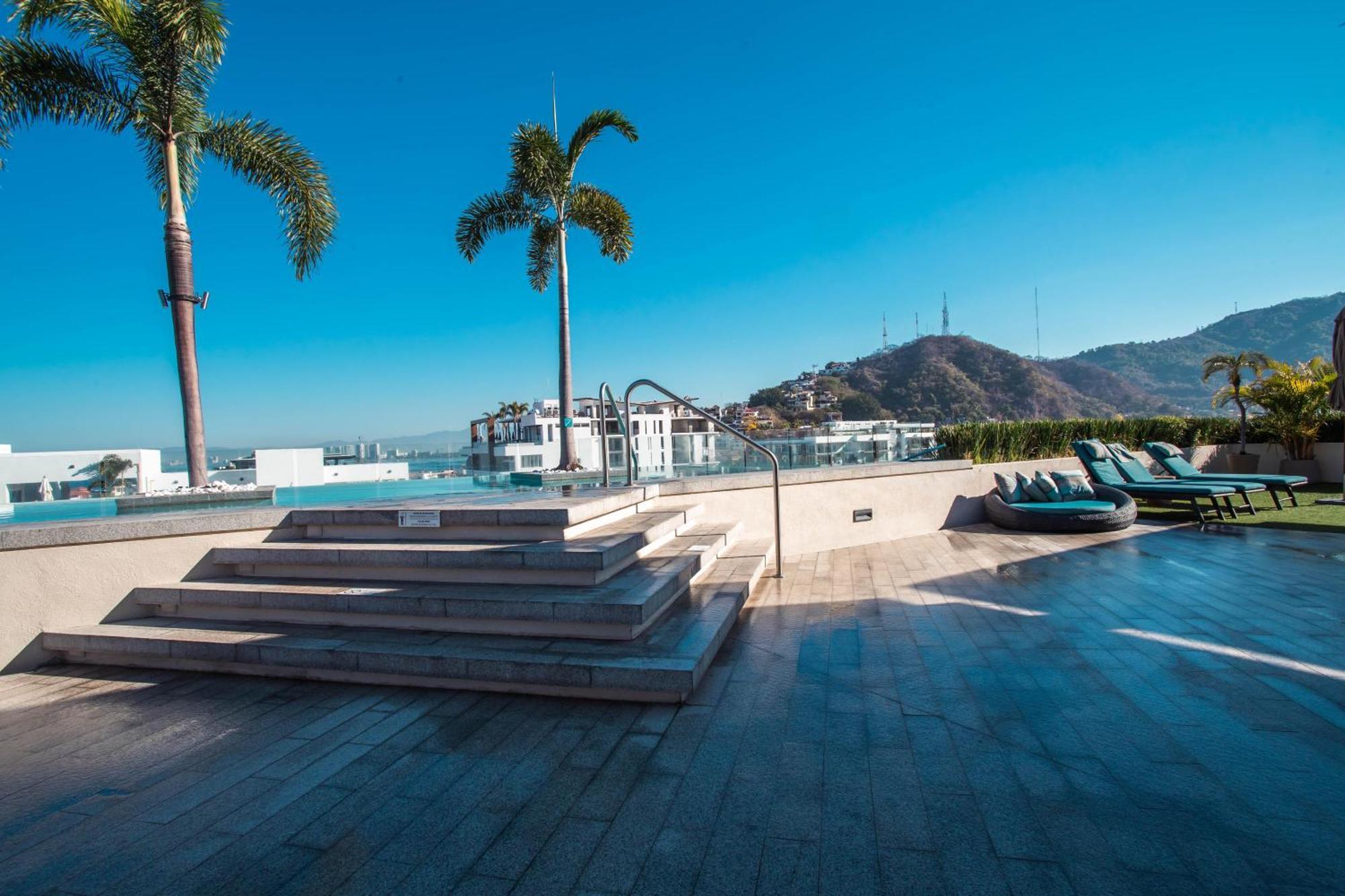 Classic With Mtn View, Location, Pool, Gym *