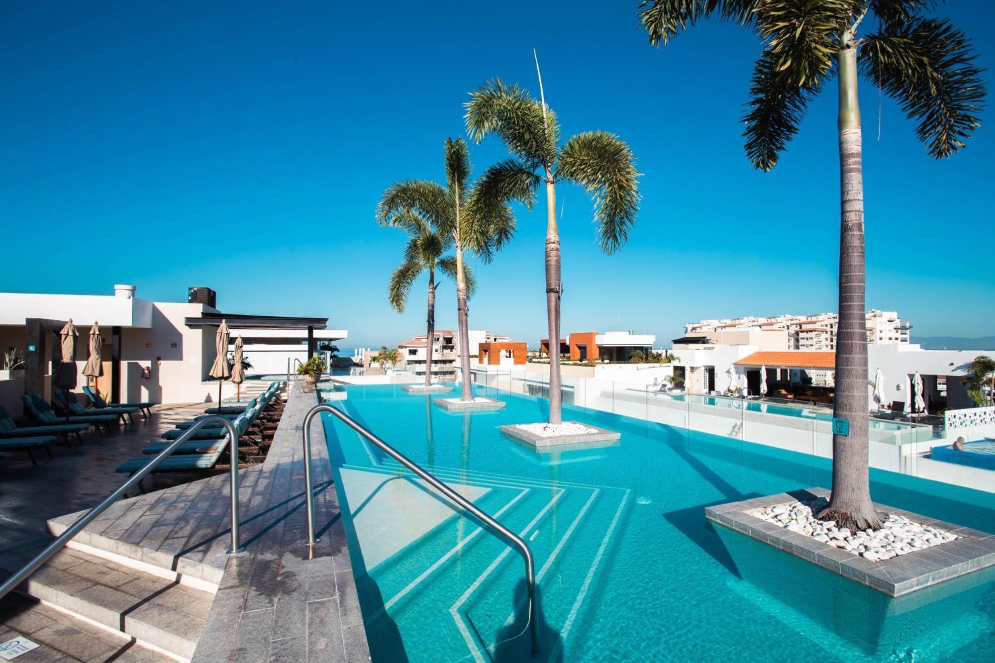 Classic With Mtn View, Location, Pool, Gym Puerto Vallarta