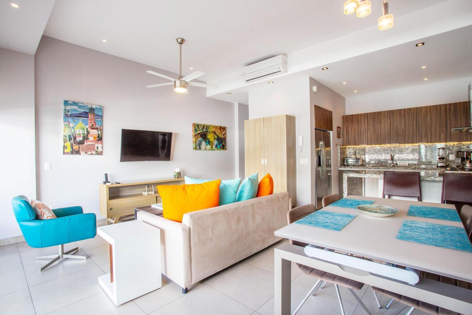Classic With Mtn View, Location, Pool, Gym * Puerto Vallarta