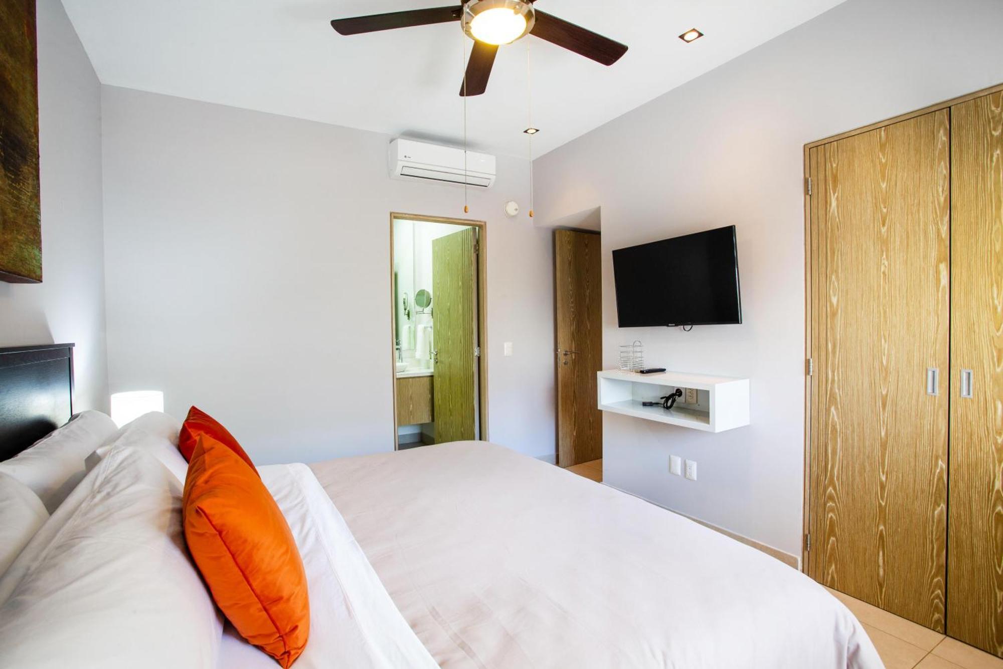 Classic With Mtn View, Location, Pool, Gym *