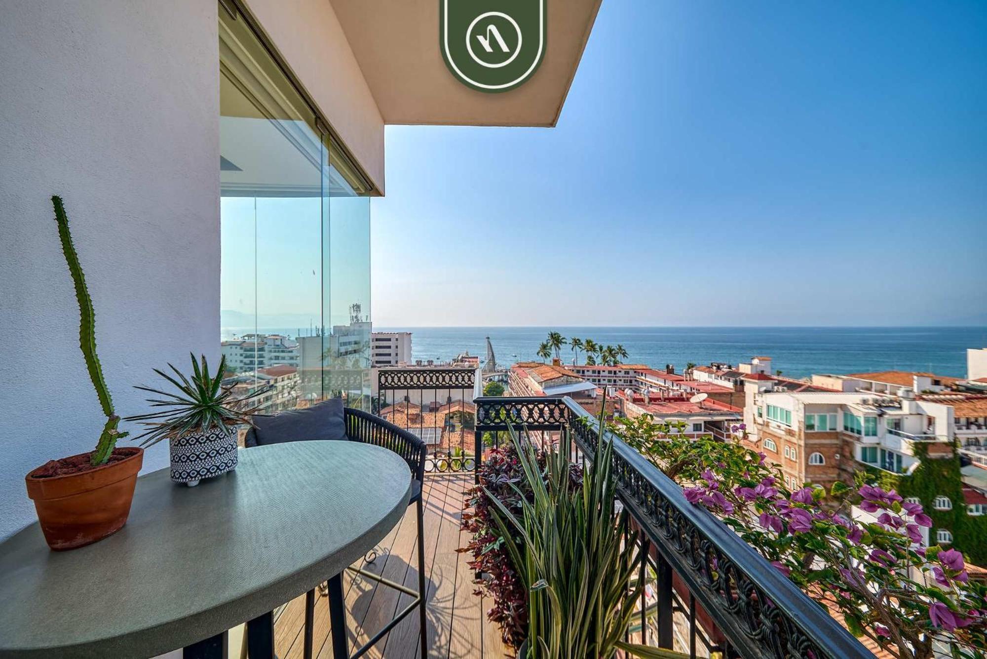 Luxury Corner Unit With Breataking Ocean Views Puerto Vallarta