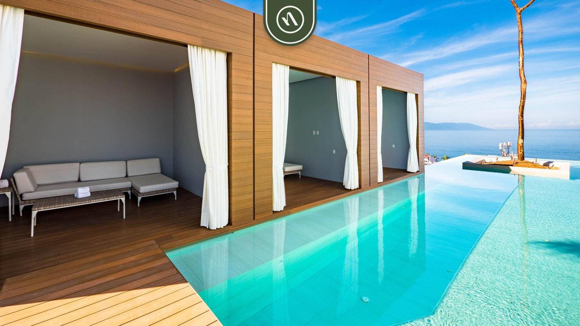 Luxury Corner Unit With Breataking Ocean Views * Puerto Vallarta