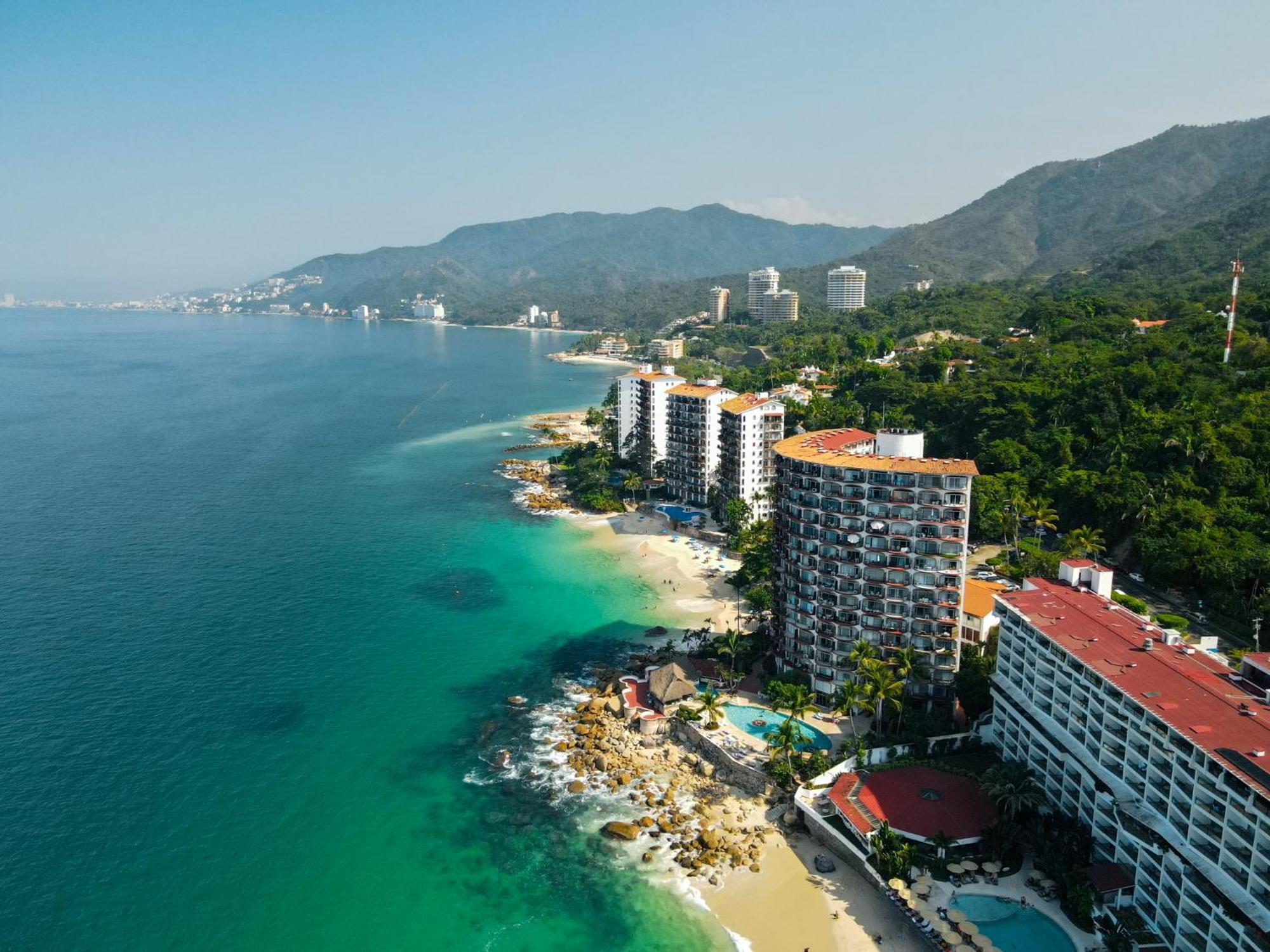Ocean Front Penthouse Newly Renovated, Sleeps 6, Casa Agua, Girasol Puerto Vallarta