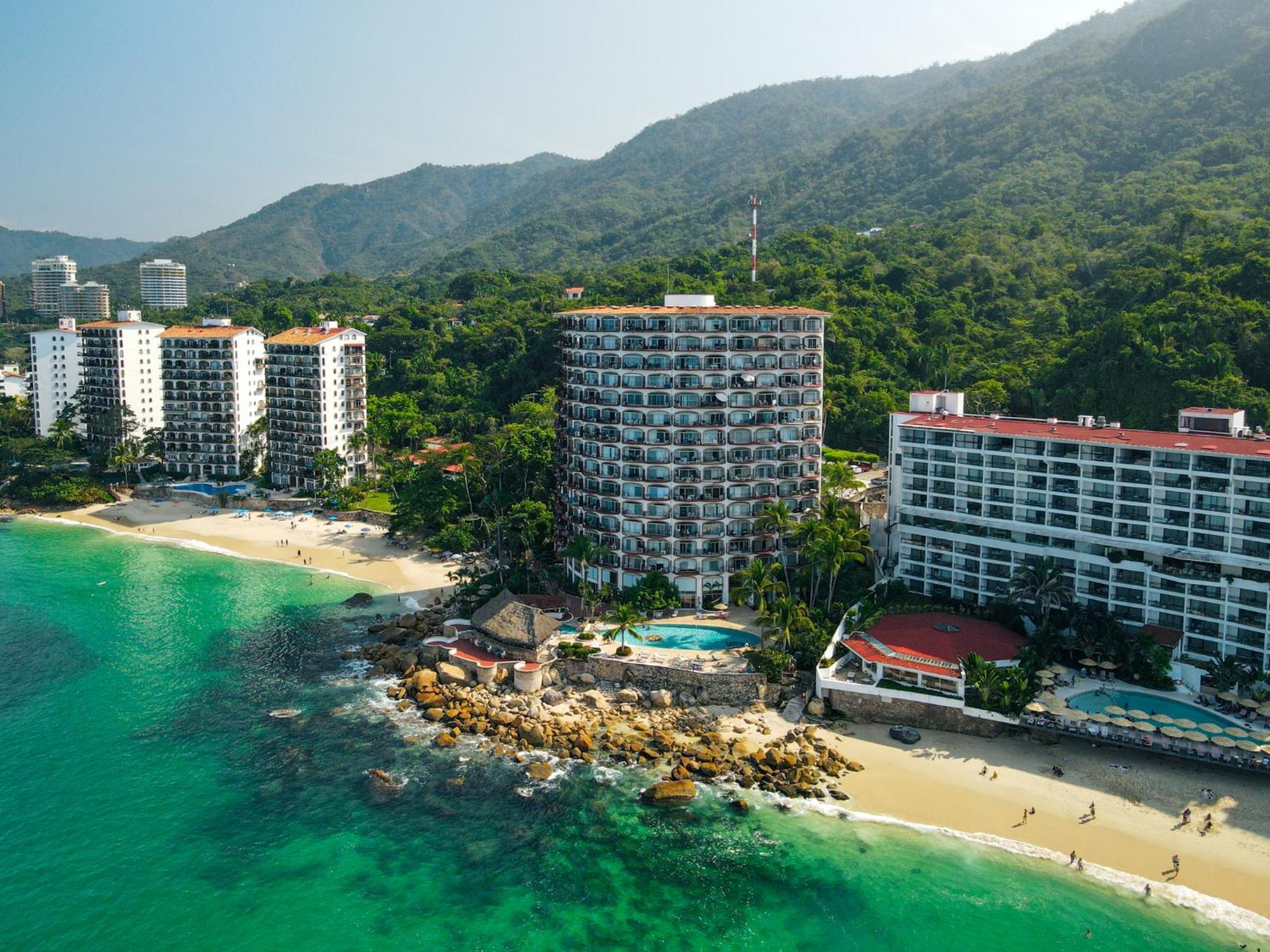 Ocean Front Penthouse Newly Renovated, Sleeps 6, Casa Agua, Girasol Puerto Vallarta