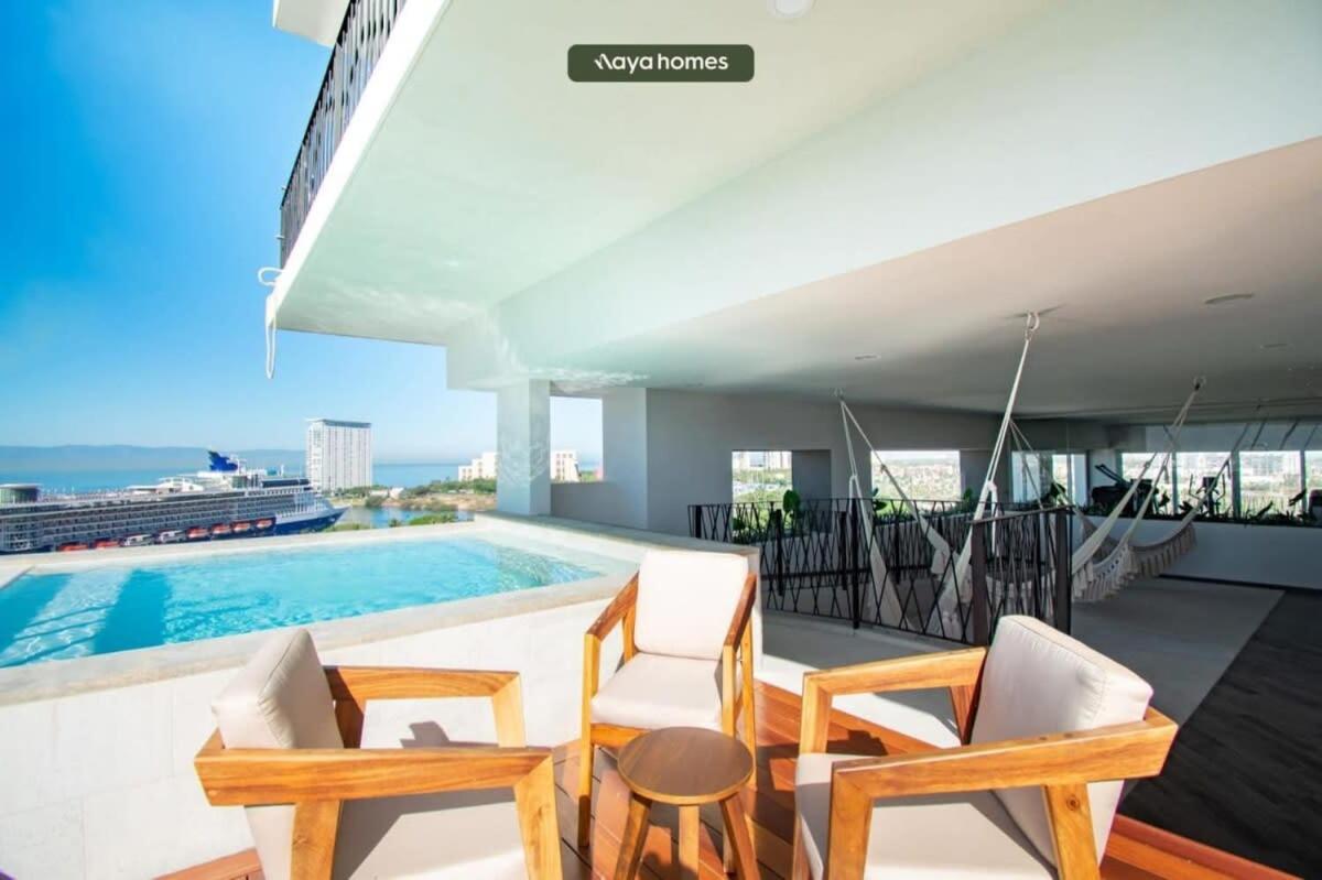 W/2 Beds - Private Balcony - Infinity Pool Apartment