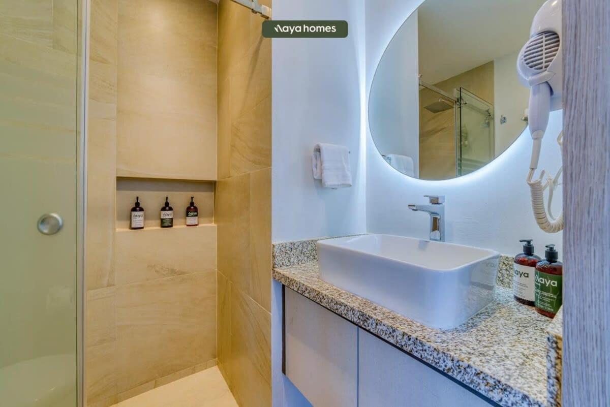 W/2 Beds - Private Balcony - Infinity Pool *