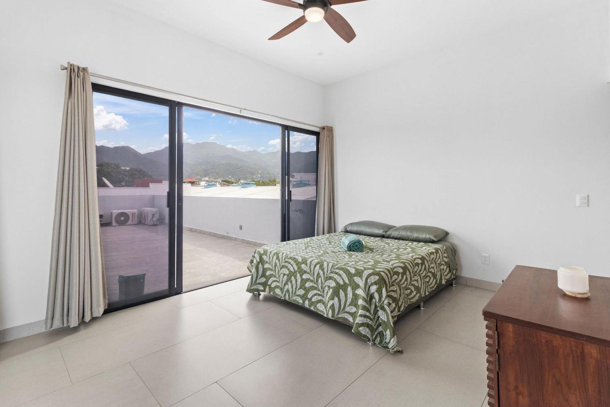 Casa Bella- 2bed, 3bath W/pool And Parking Apartment *