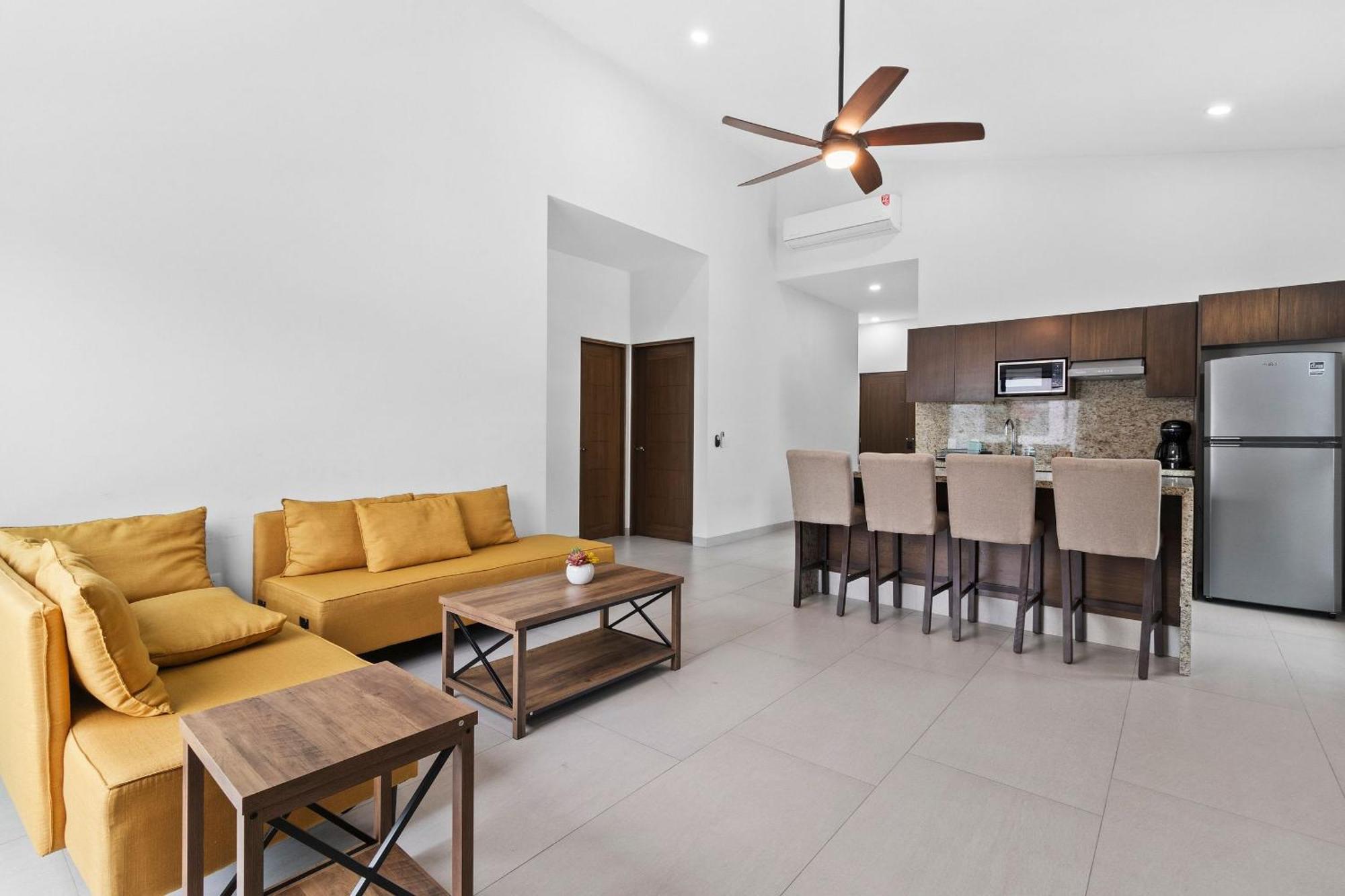 Casa Bella- 2bed, 3bath W/pool And Parking Apartment *