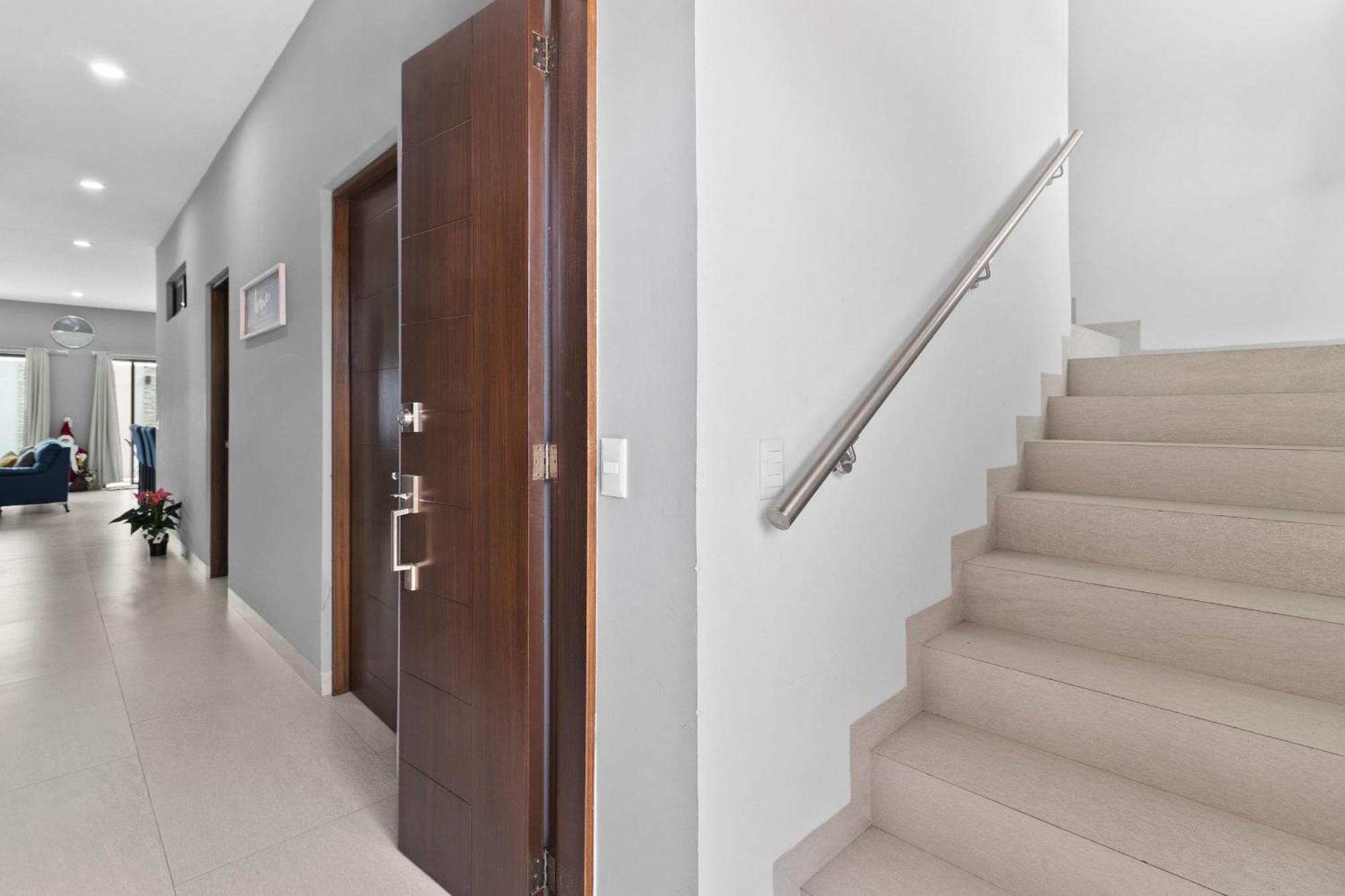 Apartment Casa Bella- 2bed, 3bath W/pool And Parking *