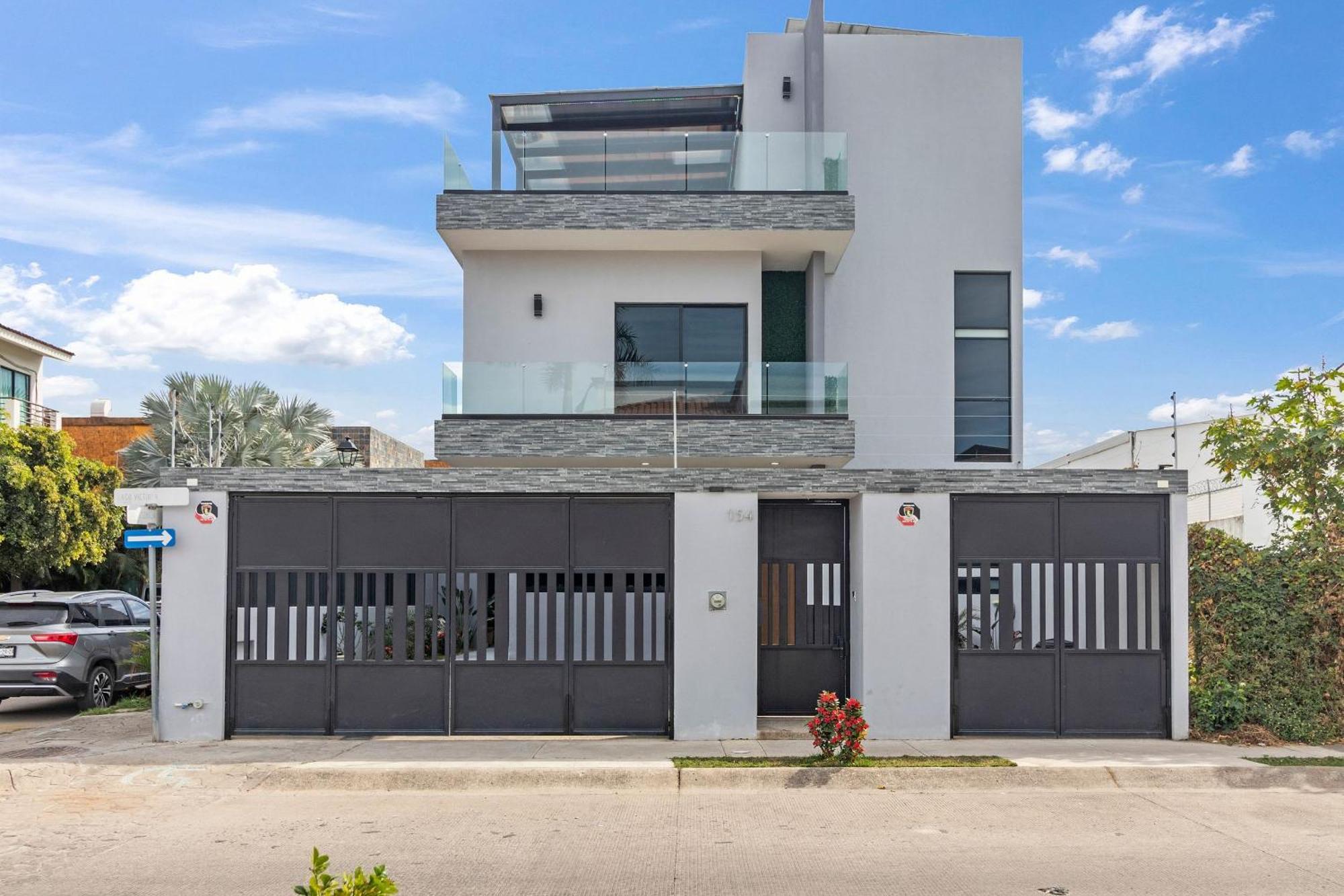 Casa Bella- 2bed, 3bath W/pool And Parking * Puerto Vallarta