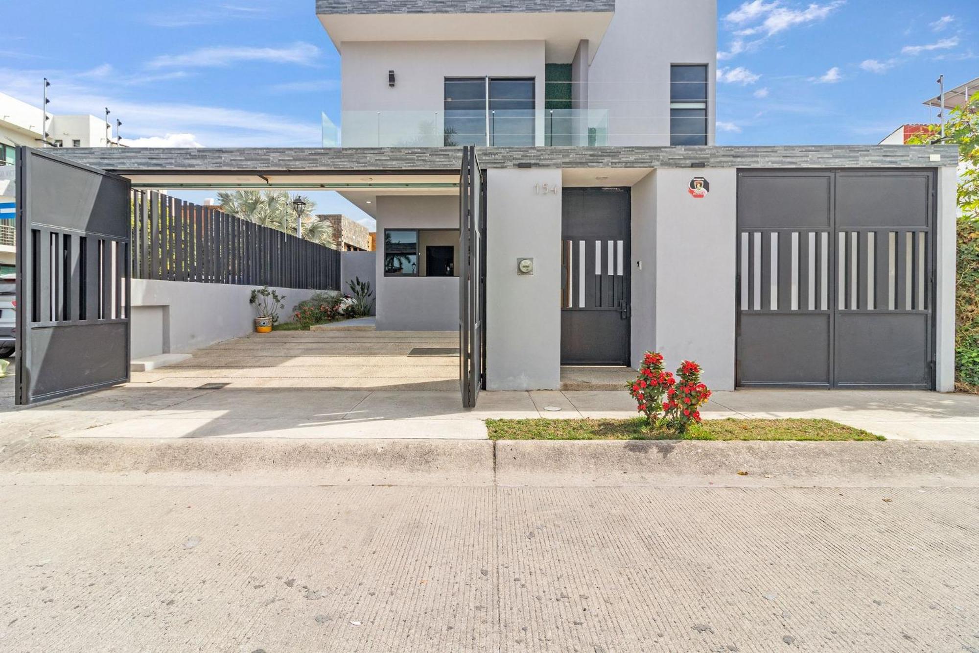 Casa Bella- 2bed, 3bath W/pool And Parking * Puerto Vallarta