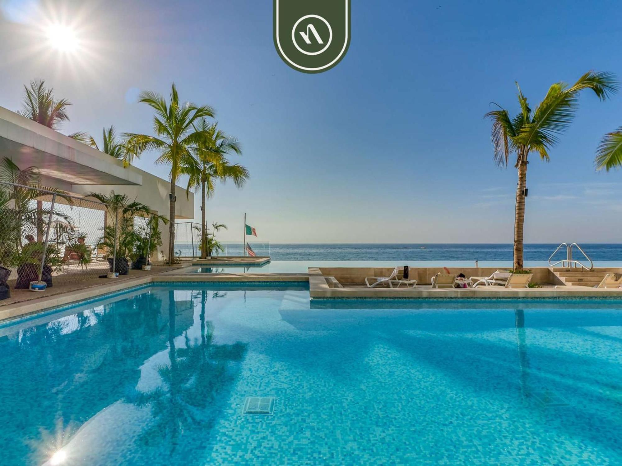 Apartment Stunning Oceanfront - Club - Pools