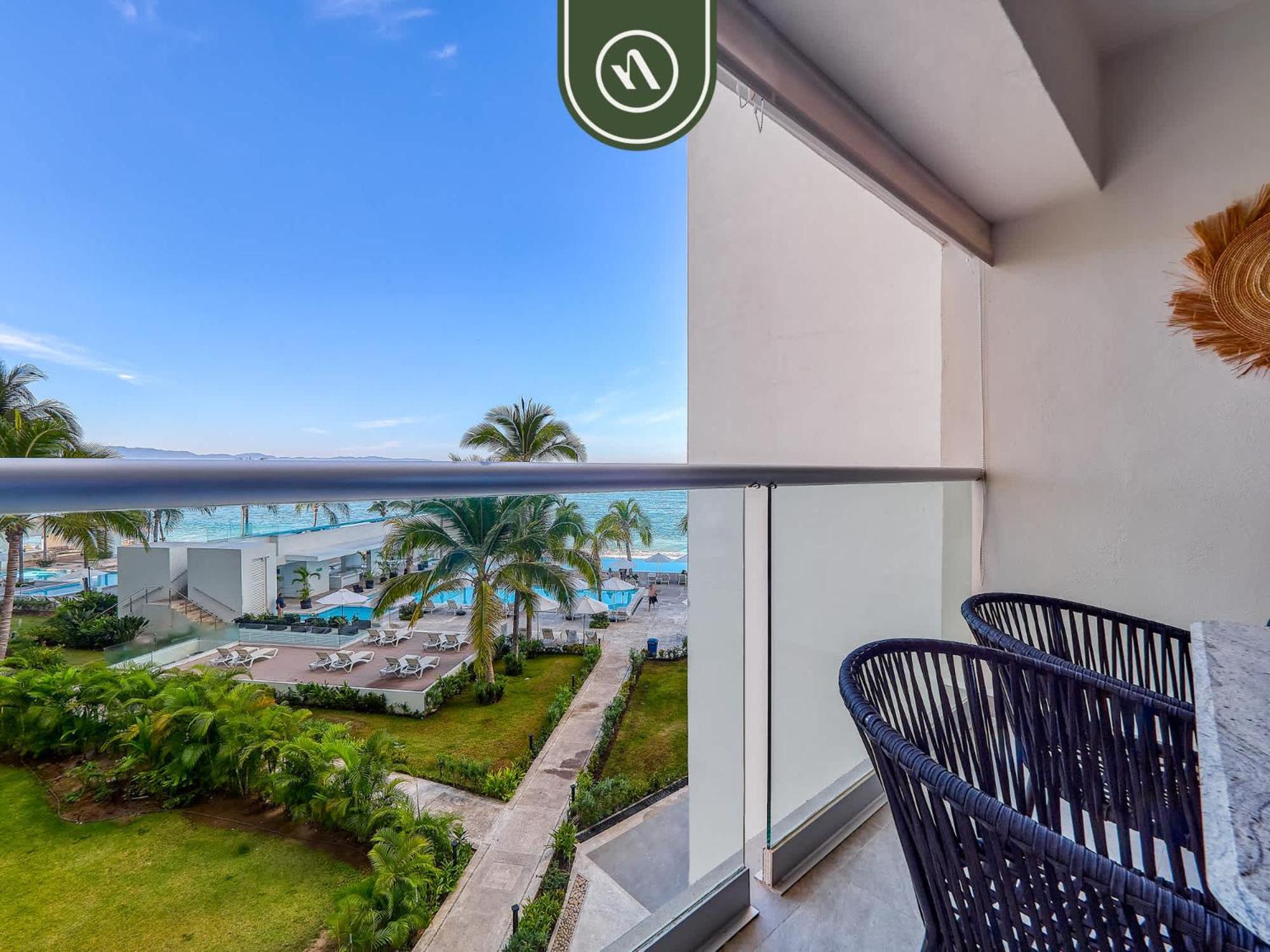 Apartment Stunning Oceanfront - Club - Pools *