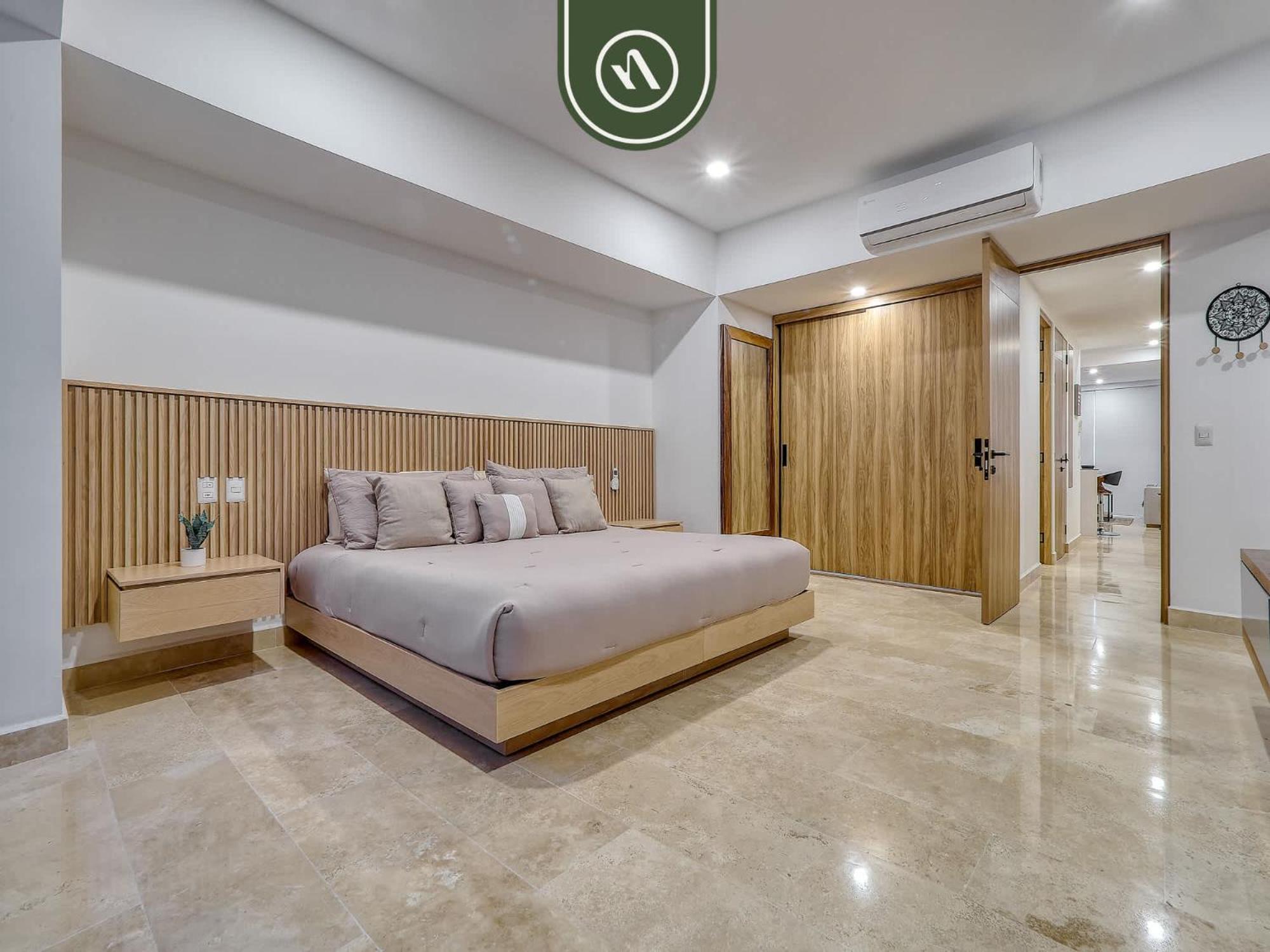 Stunning Oceanfront - Club - Pools Apartment