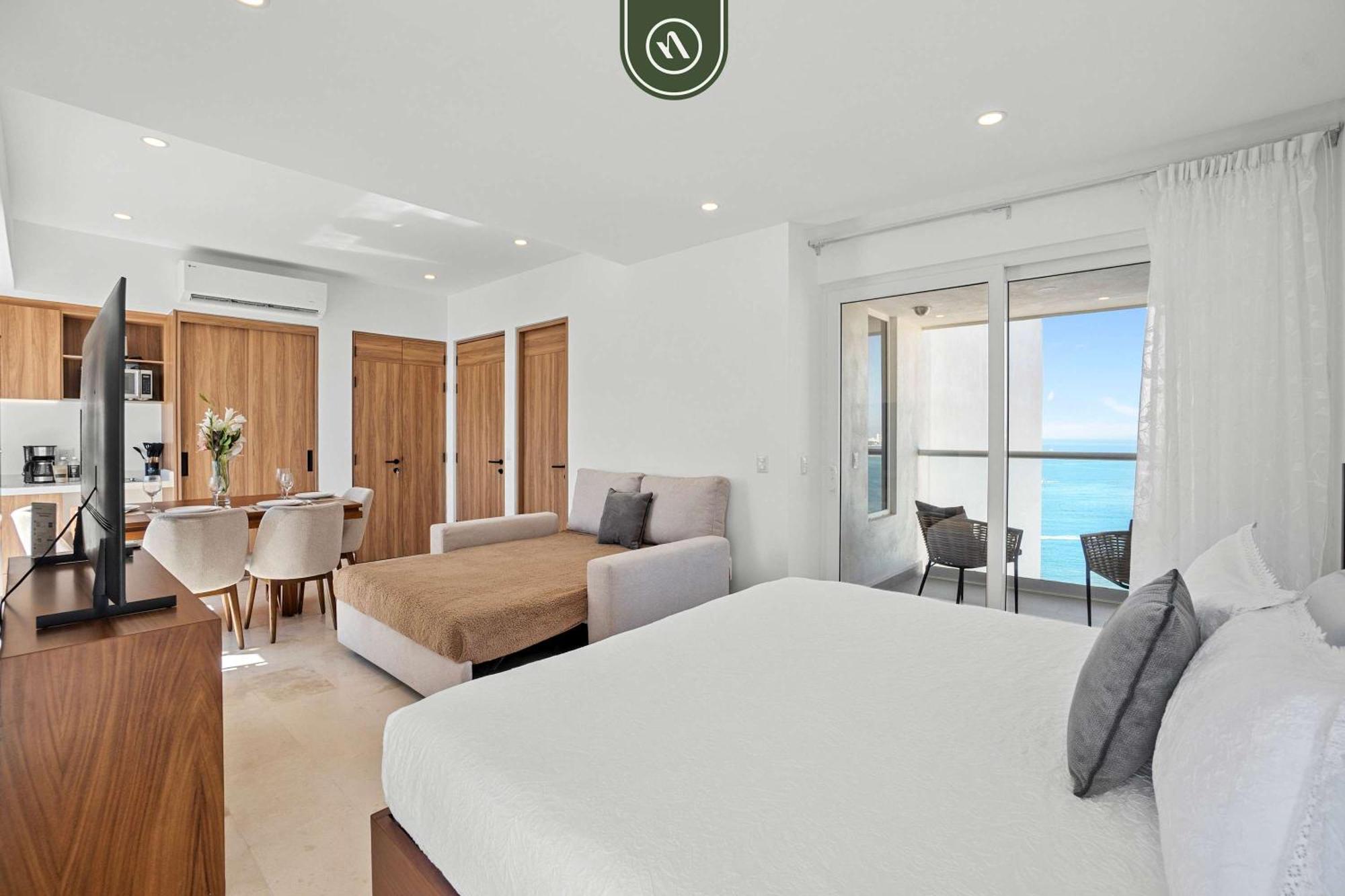 Amazing With Oceanview - Pool - - Gym