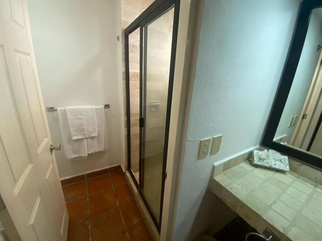 One Street -beach Front Spacious 1bd 1ba Fabulous View In Zona Romantic Puerto Vallarta