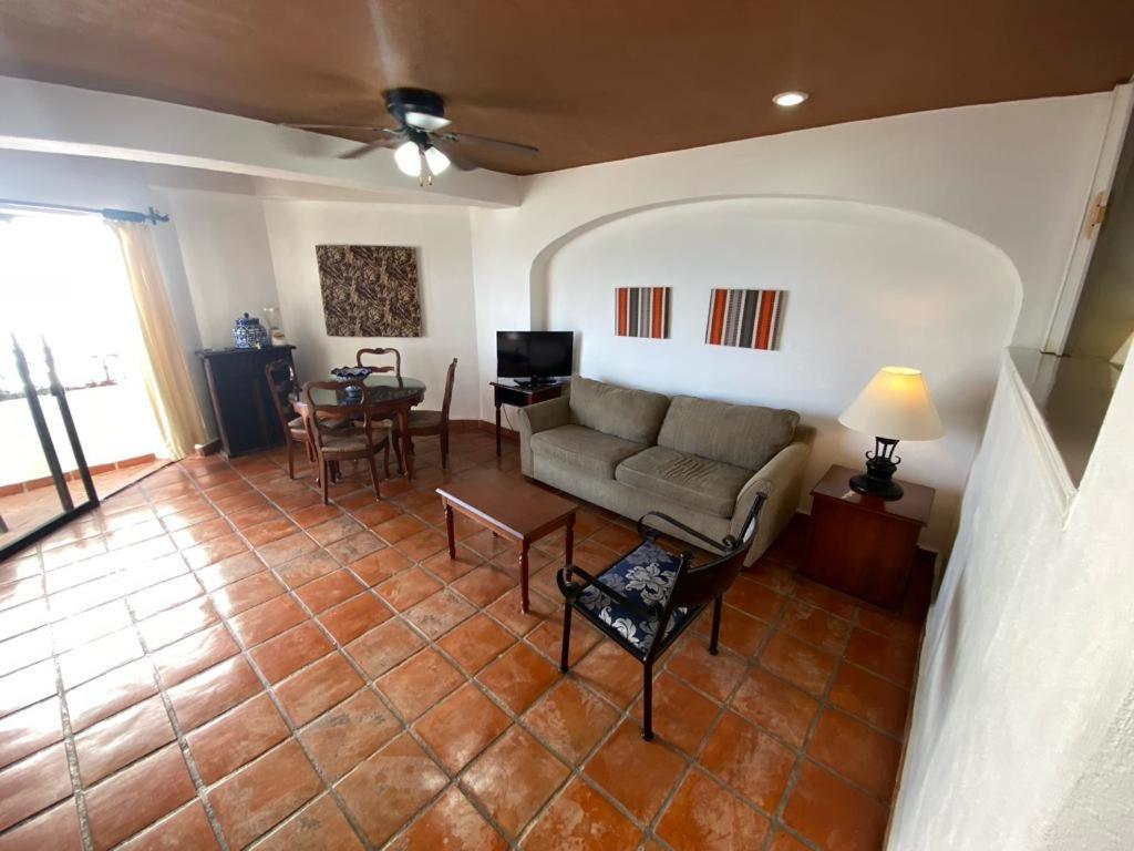 Apartamento One Street -beach Front Spacious 1bd 1ba Fabulous View In Zona Romantic *