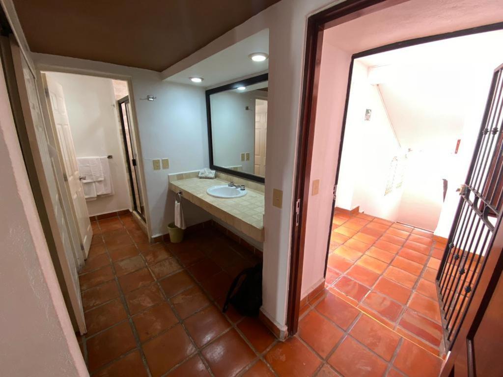 One Street -beach Front Spacious 1bd 1ba Fabulous View In Zona Romantic