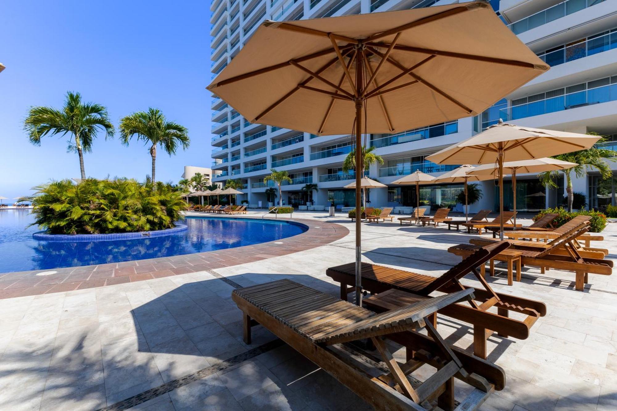 Aparthotel Capitalia - Tres Mares Residences & Marina