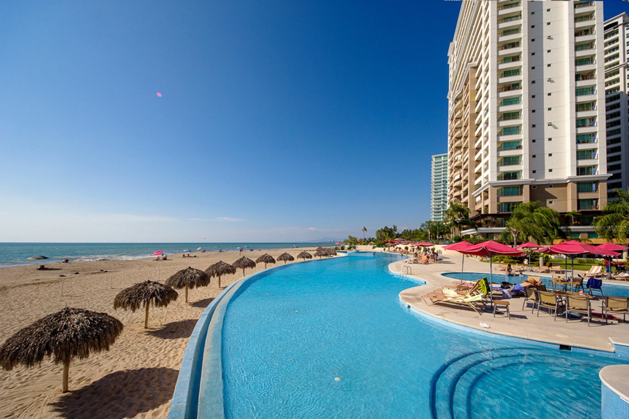 Hotel 24th Floor Beachfront 1 Bedroom