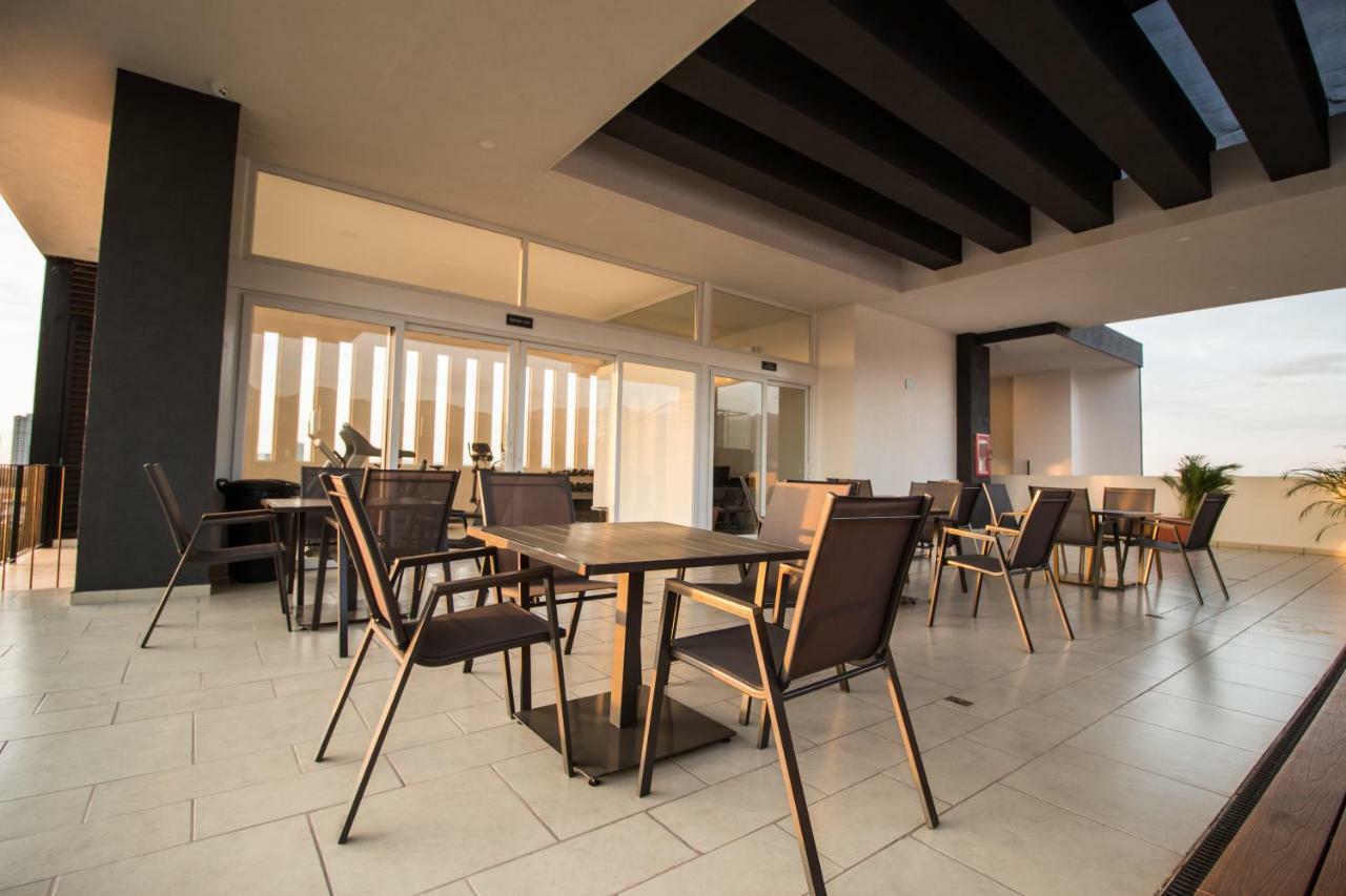 Niza Five Luxury Inn