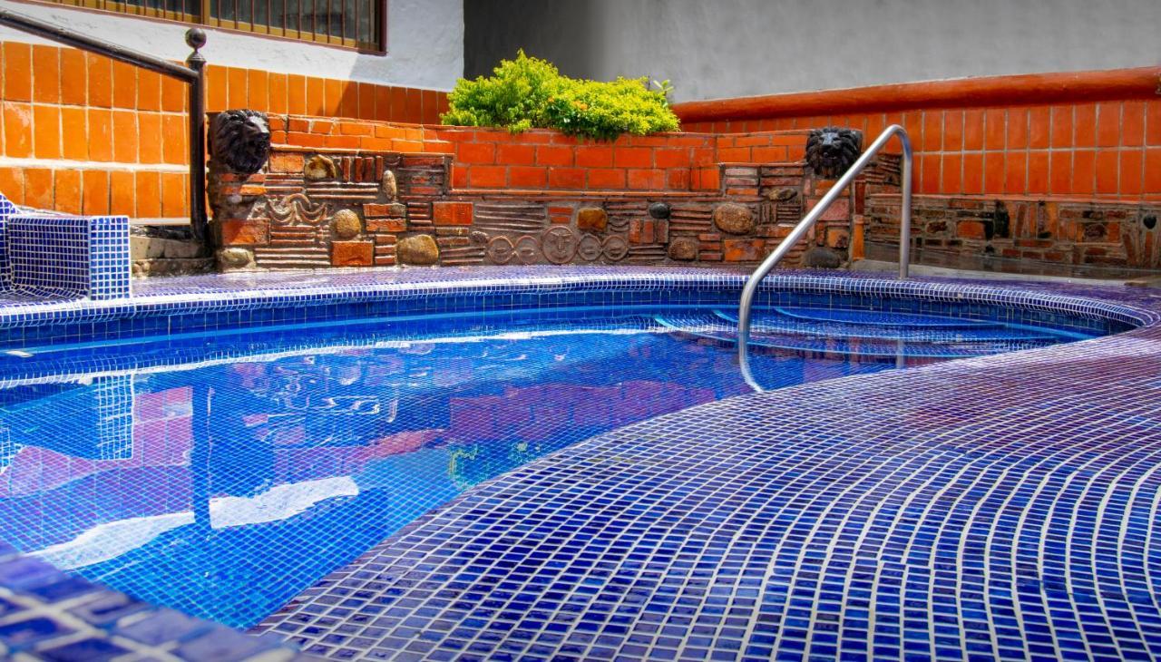 Lgbtq Hotel&suites - Hacienda Vallarta Hotel 3*