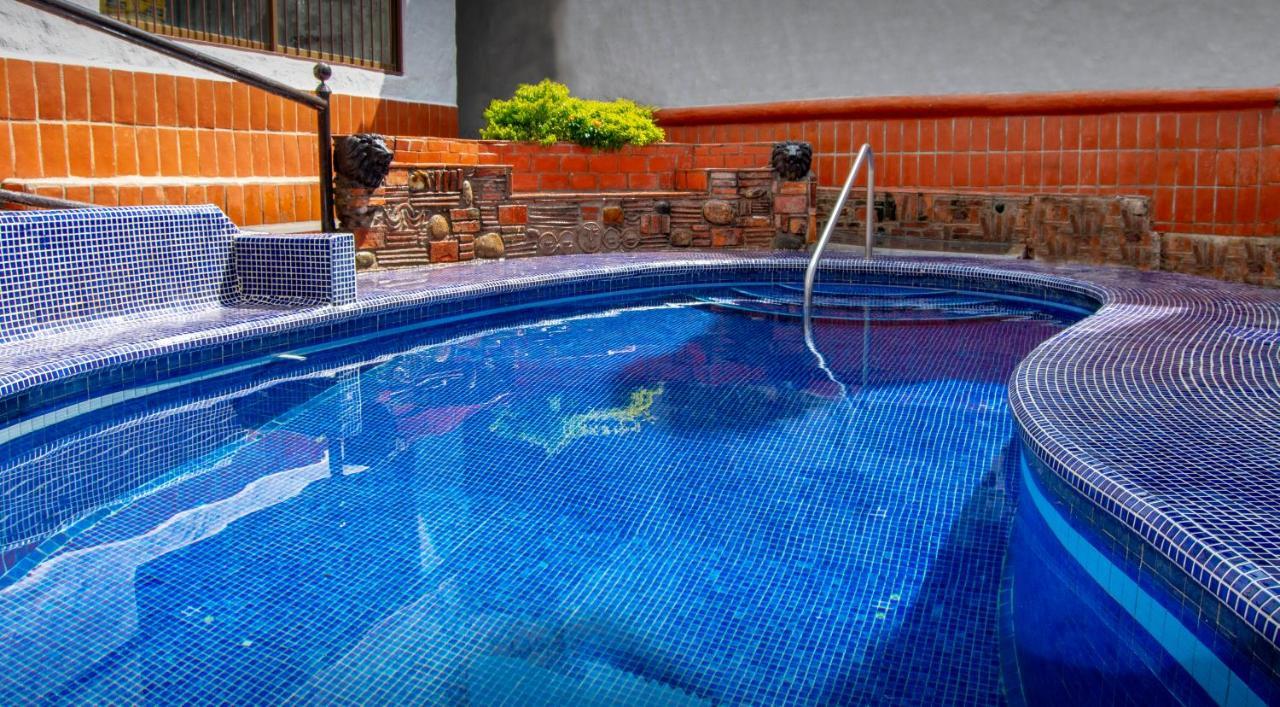 Lgbtq Hotel&suites - Hacienda Vallarta Hotel Puerto Vallarta