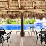 Apartment Near Beaches And Shops
