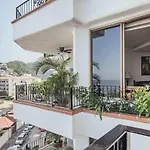 Ocean View 2Br Condo-Balcony-Beach-Pool