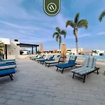 1Br Condo With Rooftop Pool - Romantic Zone