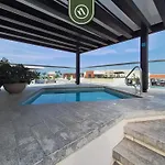1Br Condo With Rooftop Pool - Romantic Zone