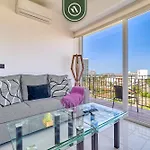 1Br Condo With Private Balcony - Hotel Zone
