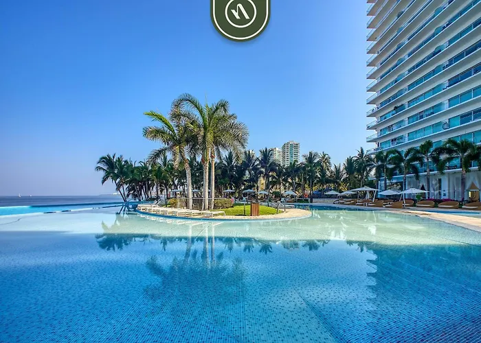 Luxury Oceanfront 2Br Condo With Private Balcony