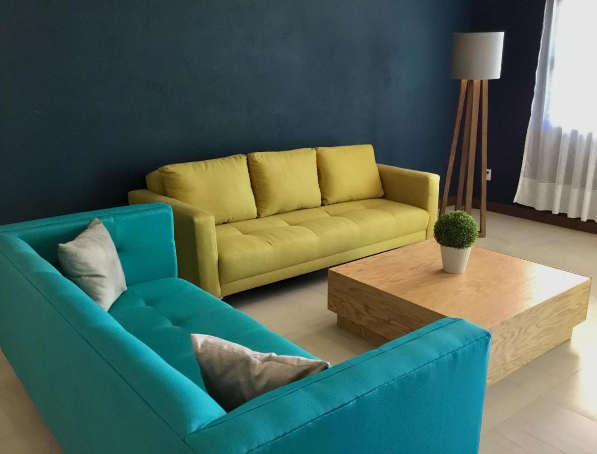 Holiday home One Bedroom Near Rg6 *