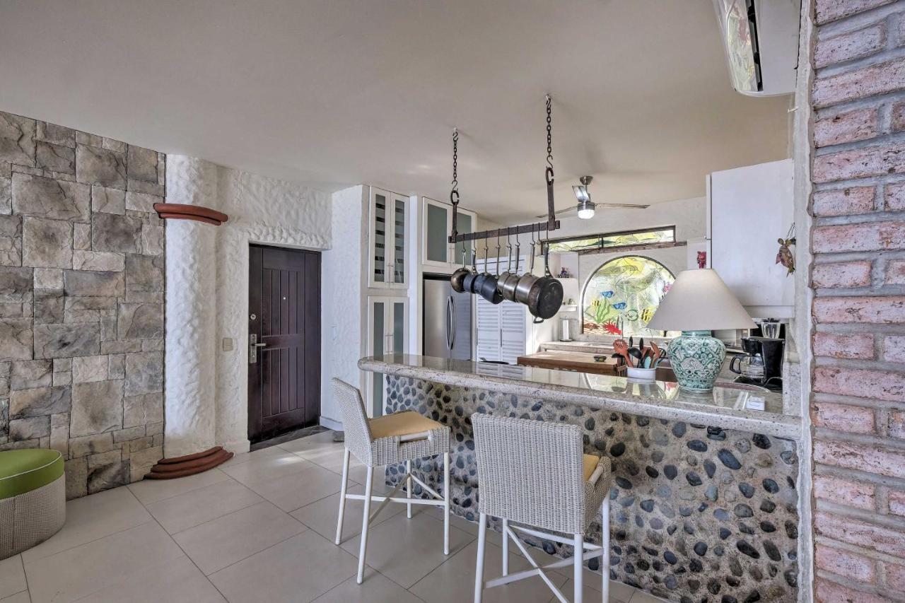 Apartment With Pool - Walk To La Playa!