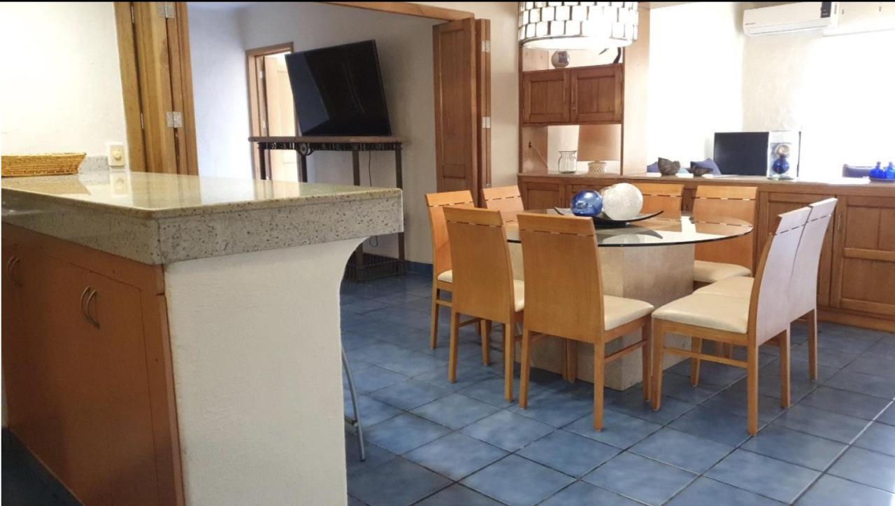 Tules - Huge Beachfront In An Amazing Location Apartment