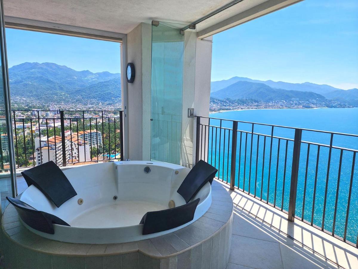 Amazing Views, Beachfront Grand Venetian Apartment