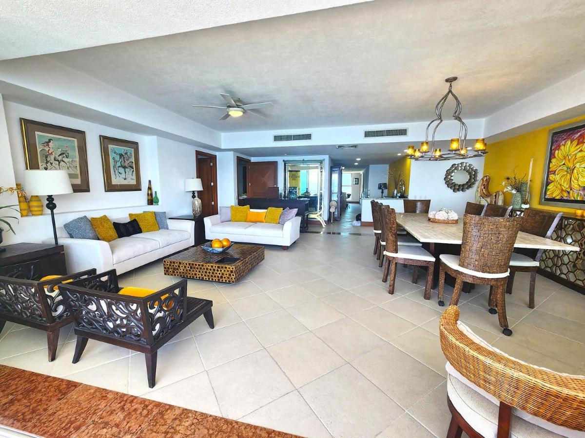 Amazing Views, Beachfront Grand Venetian * Puerto Vallarta